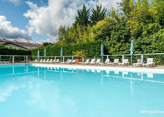 Caporizon-bidaia-t2-piscine En Face Golf Ciboure